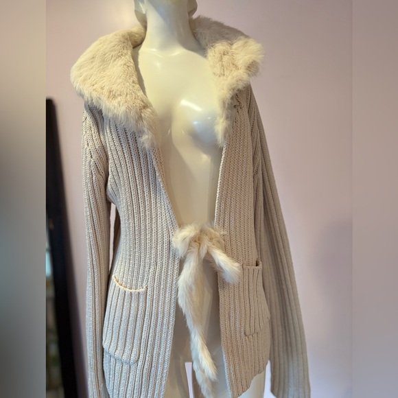 Knit Sweater with Fur Trim - Picture 3 of 6